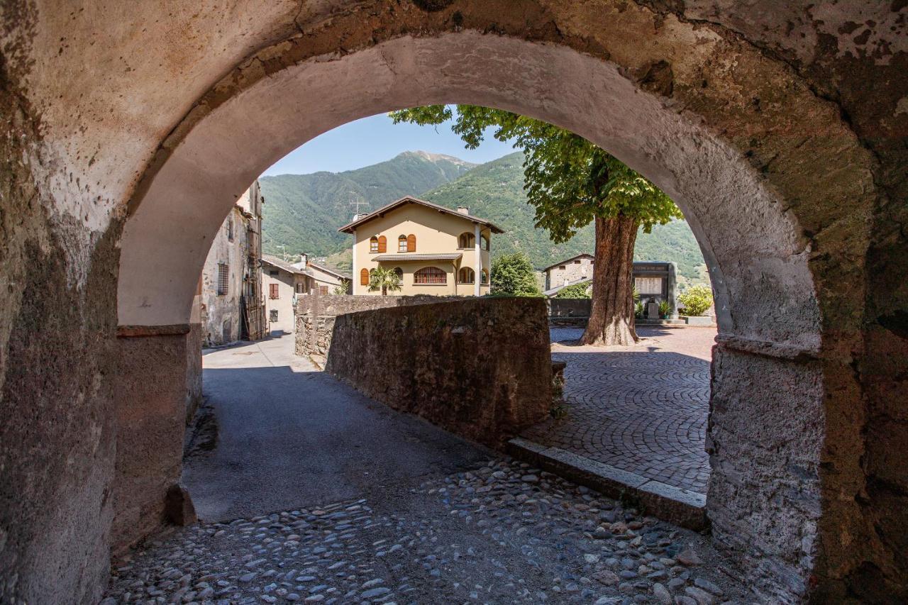Il Como' Della Civetta - Taverna “La Fenice” Stazzona Luaran gambar